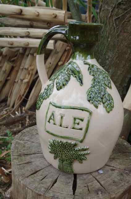 hop decorated pottery